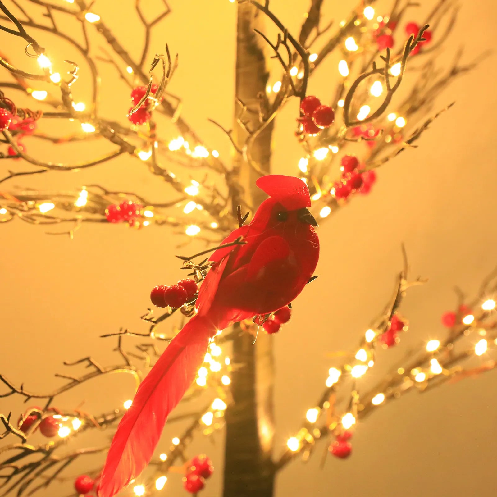 Detalle de pájaros rojos en árbol LED — SOLAYA